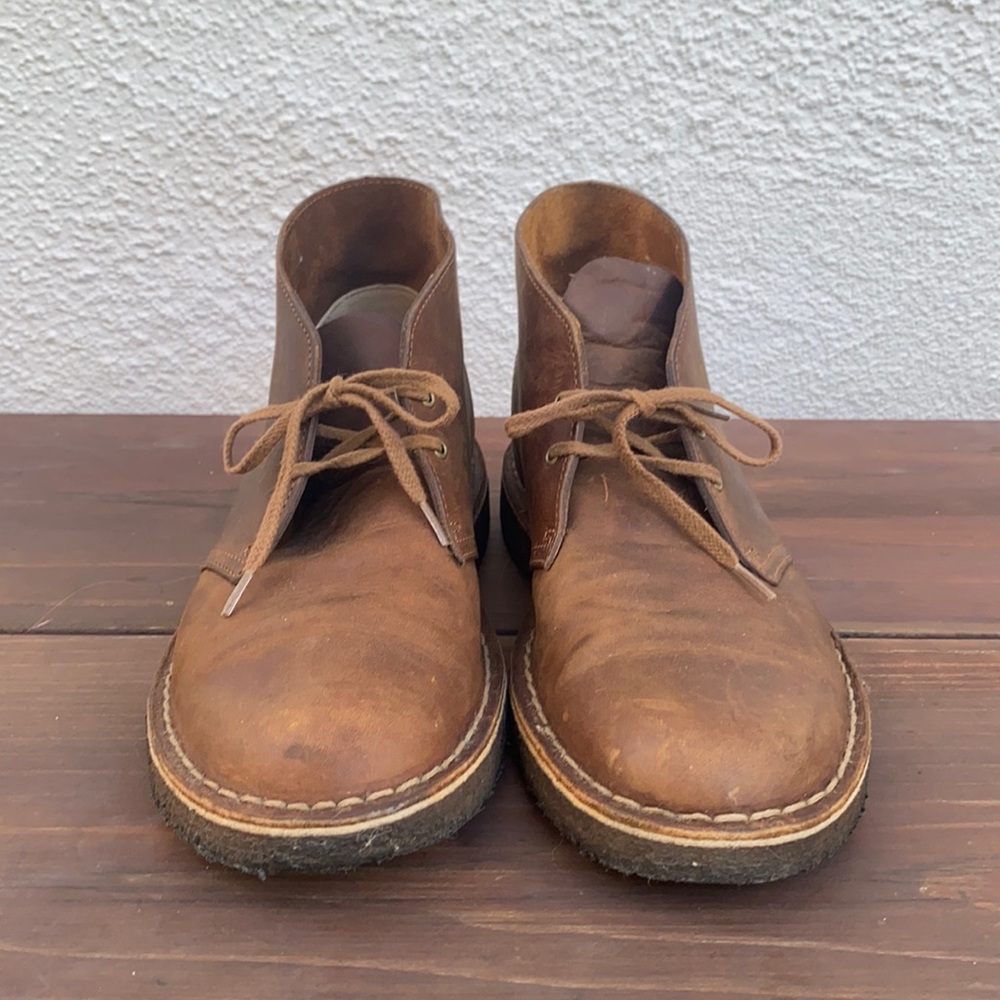 Barely worn-Clarks desert boots US 9 1/2